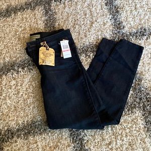 NWT DEMOCRACY ANKLE JEANS